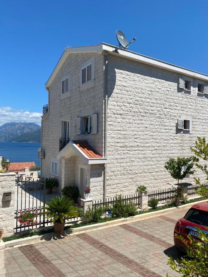 Villa Mare Apartments Tivat Dış mekan fotoğraf
