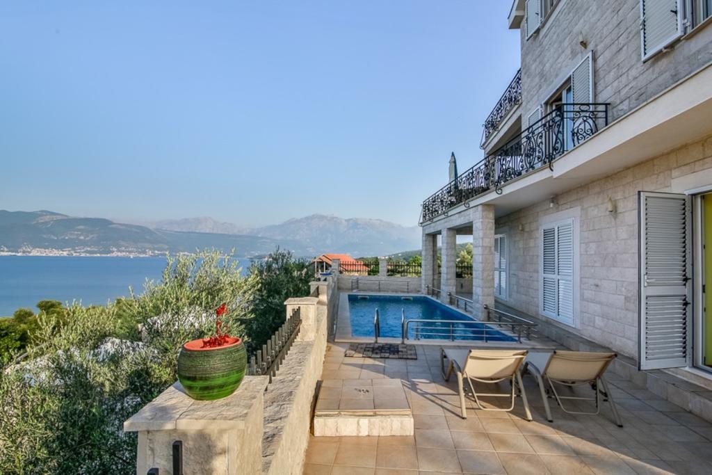 Villa Mare Apartments Tivat Dış mekan fotoğraf