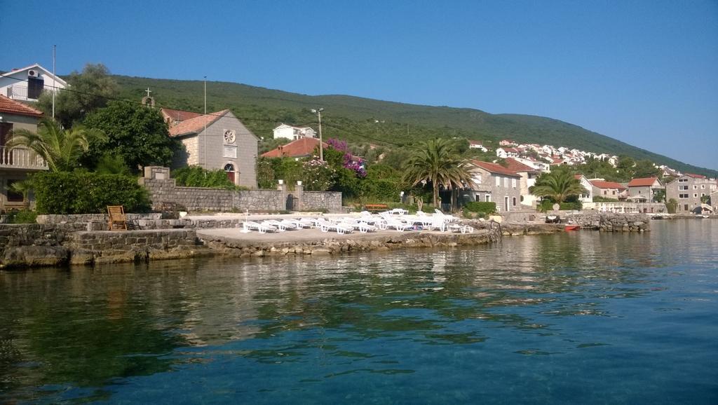 Villa Mare Apartments Tivat Dış mekan fotoğraf